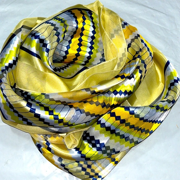 Vintage yellow white silky Big square scarf zig zag 70s print Mod, retro 39x39” - Picture 1 of 11